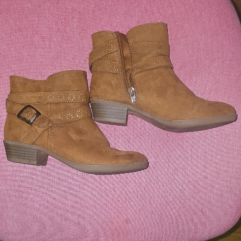 Girls Stylish Tan Ankle Boots